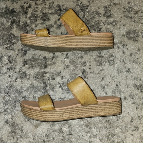 Madden Girl "Alie" Cognac Tan Light Brown Wood Platform Strappy Slides Sandals - Picture 5 of 14